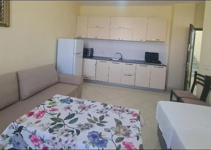 Roan Room's Golem (Tirana)